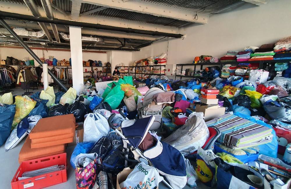 Foto: Zbierka materiálnej pomoci pre Ukrajincov v Žiline stále prebieha, vyzbierané veci sa rýchlo míňajú