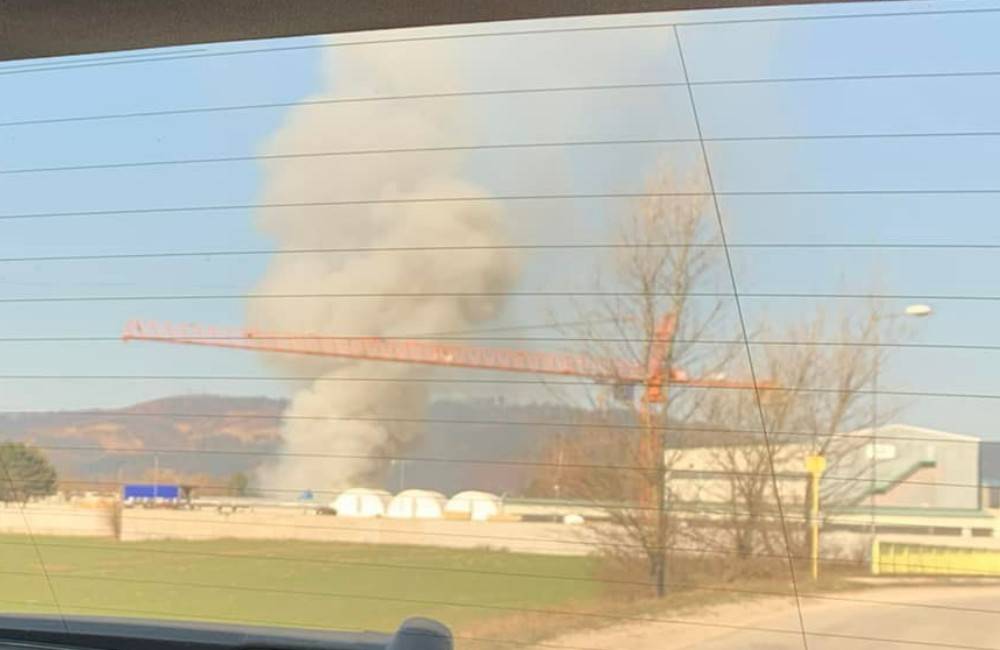 V obci Horný Hričov došlo k požiaru na zbernom dvore, na miesto vyslali žilinských hasičov