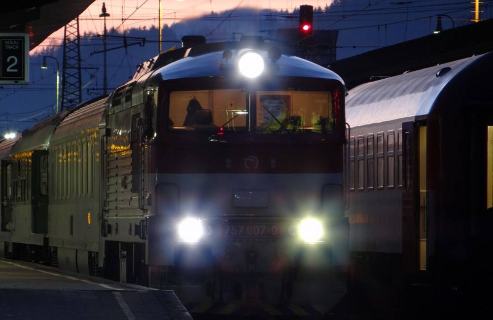 Cez víkend sa zimný čas mení na letný, ovplyvní to dva vlakové spoje Železničnej spoločnosti Slovensko