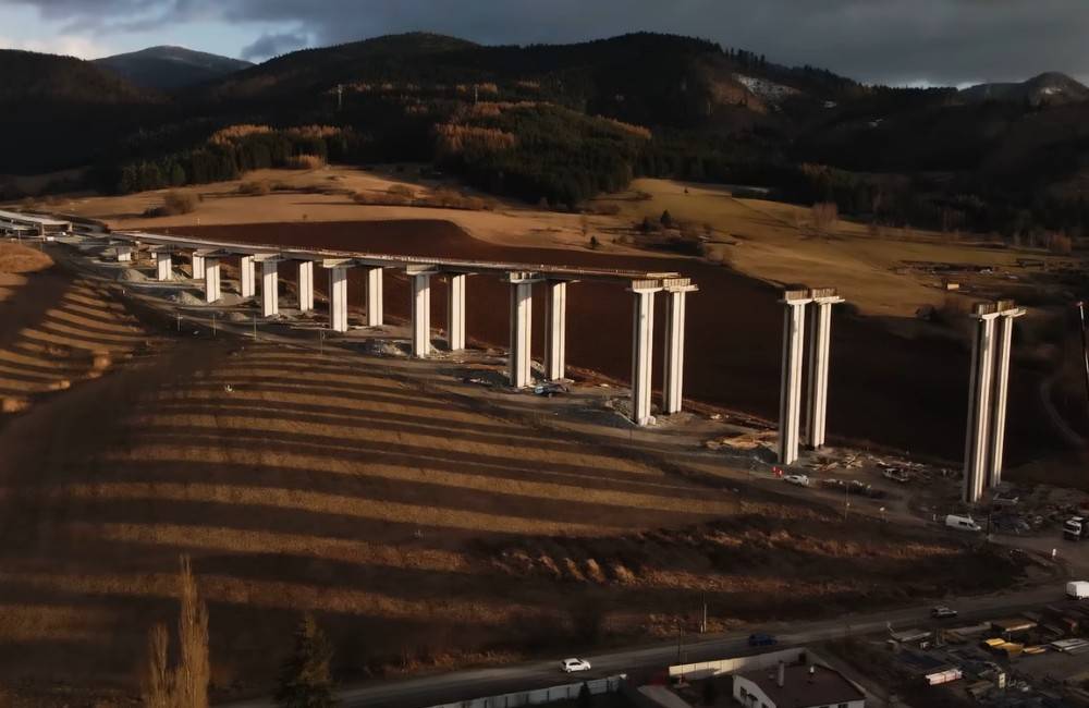 VIDEO: Národná diaľničná spoločnosť pripravila krátky seriál o stavbe kľúčového úseku D1 pri Žiline