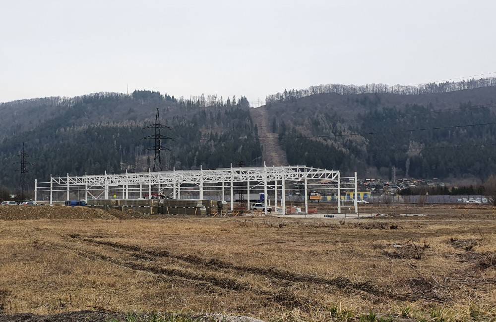 Pri Tepličke nad Váhom vzniká logistické centrum, s jeho výstavbou sa počítalo už v roku 2014