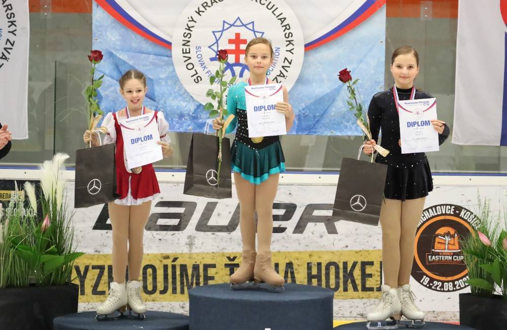 Foto: Mladé krasokorčuliarky zo Žiliny získali dva tituly majstra Slovenska a striebornú aj bronzovú medailu