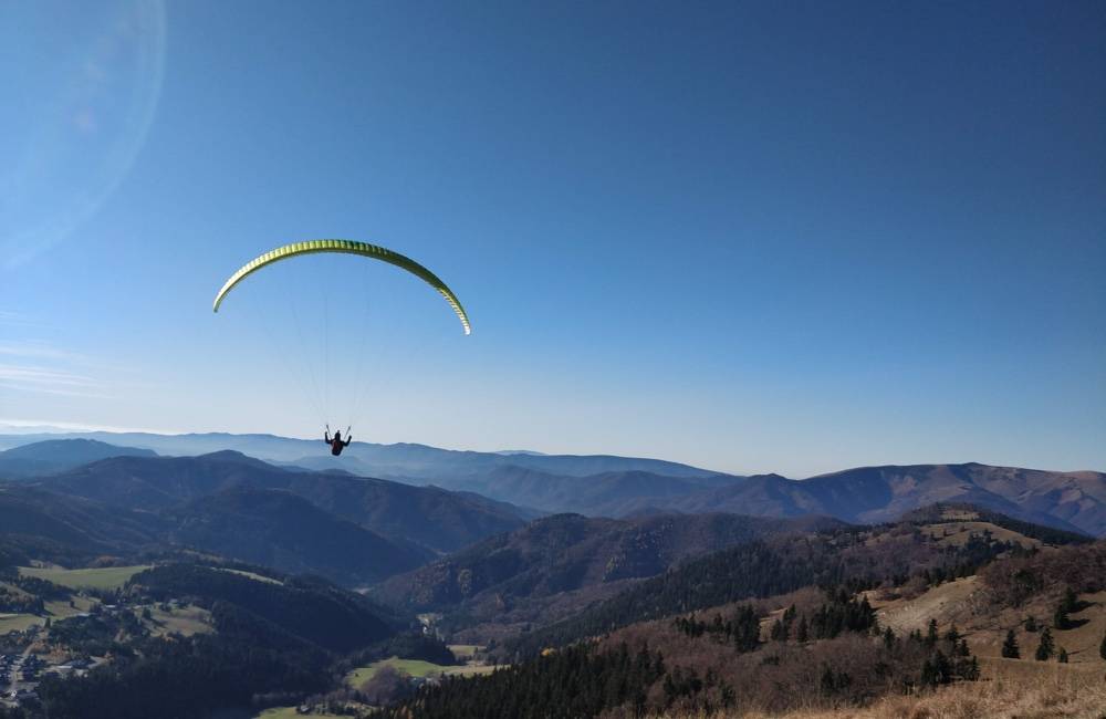 Foto: Radovan trávi voľný čas v oblakoch: Vďaka paraglidingu zabúdam na problémy, ktoré ma čakajú tam dolu