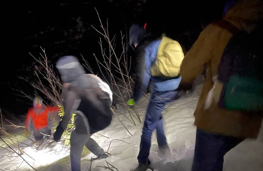 Horskí záchranári v noci pátrali po maďarských turistoch, ktorí zablúdili v Nízkych Tatrách
