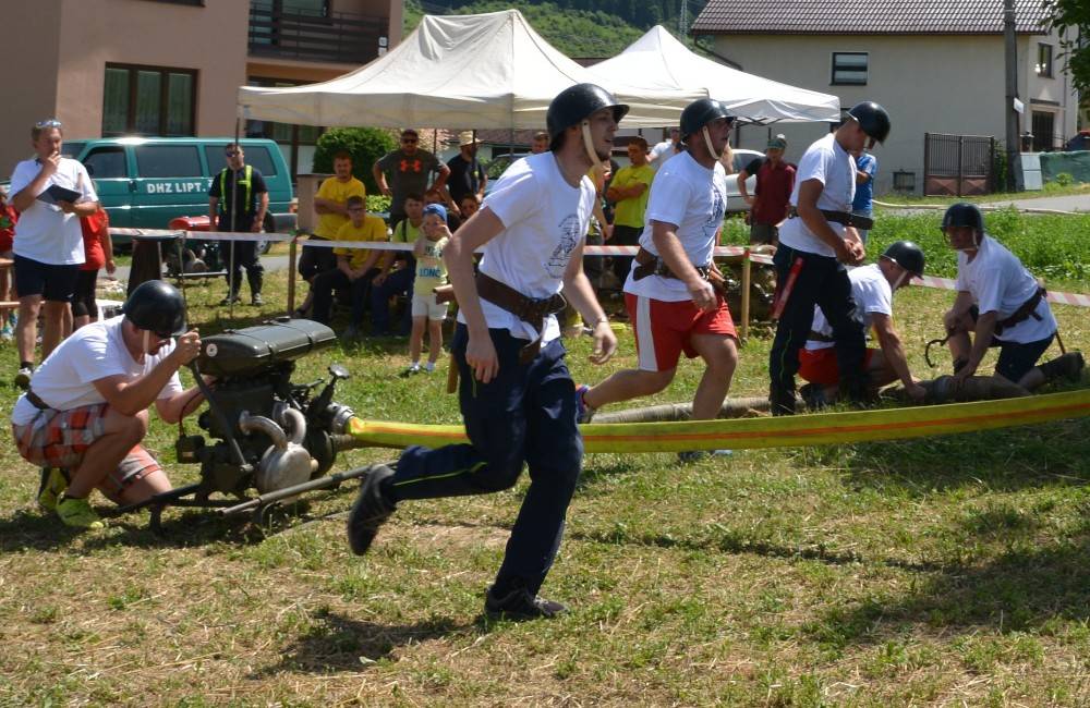 Foto: Na Liptove sa v nedeľu 19. júna uskutoční netradičná súťaž v hasení historickými motorovými striekačkami