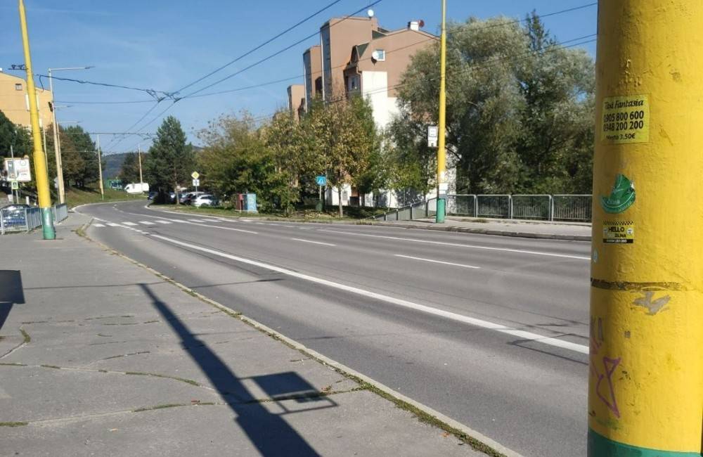 Foto: Na ulici Mateja Bela v Žiline budú od pondelka rekonštruovať cestu, dopravné obmedzenia potrvajú týždeň