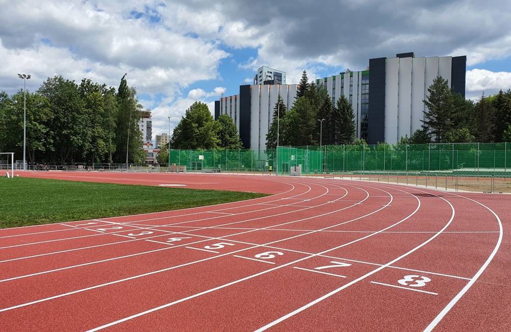 Nový atletický štadión v Žiline v hodnote viac ako 2 mil. eur spĺňa svetové parametre. Otvoria ho koncom júna
