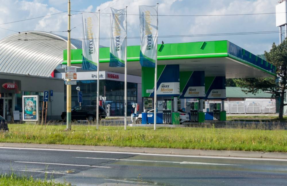 PREHĽAD: Ceny pohonných hmôt sa v Žiline blížia k hranici 2 eur za liter, nafta je opäť drahšia ako benzín