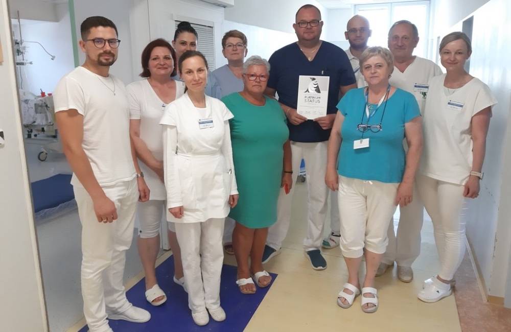 Neurológovia z Kysuckej nemocnice získali prestížne ocenenie: Platinový status Angels Award