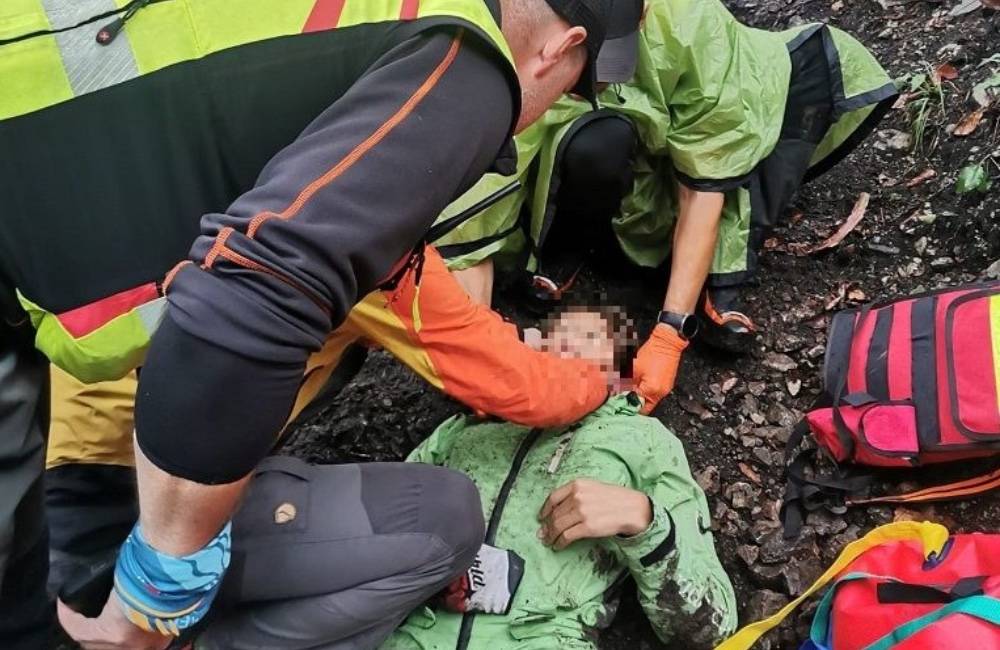 Tínedžer si počas pretekov v downhille na Malinom Brde poranil chrbticu, na mieste zasahovali horskí záchranári