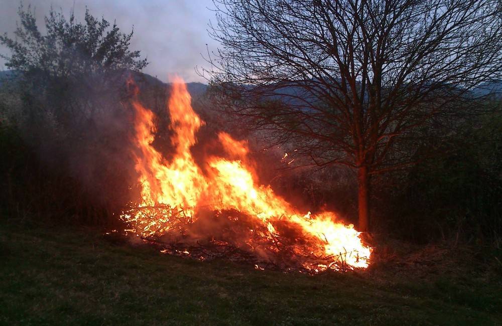 Letné horúčavy viedli k zákazu fajčenia či zakladania ohňa už aj v okresoch Žilina a Bytča