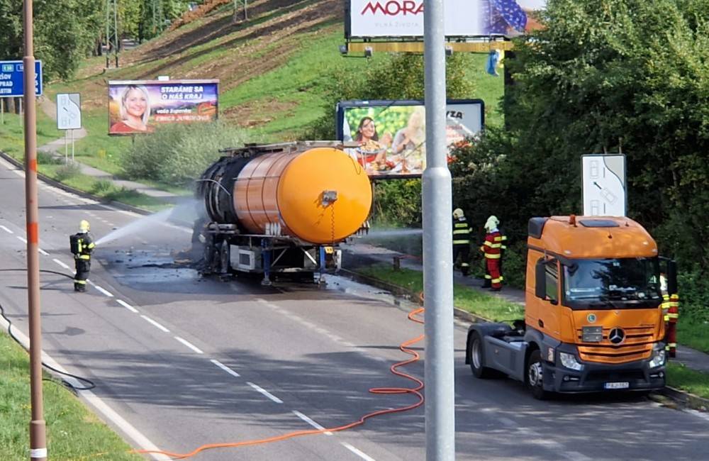 Po požiari kamióna na Košickej ulici v Žiline bude cesta uzavretá minimálne 6 hodín