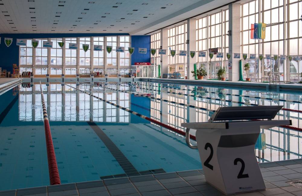 Žilinská plaváreň od dnes zatvára vnútorný bazén a saunu, cena vstupu na letné kúpalisko sa znižuje
