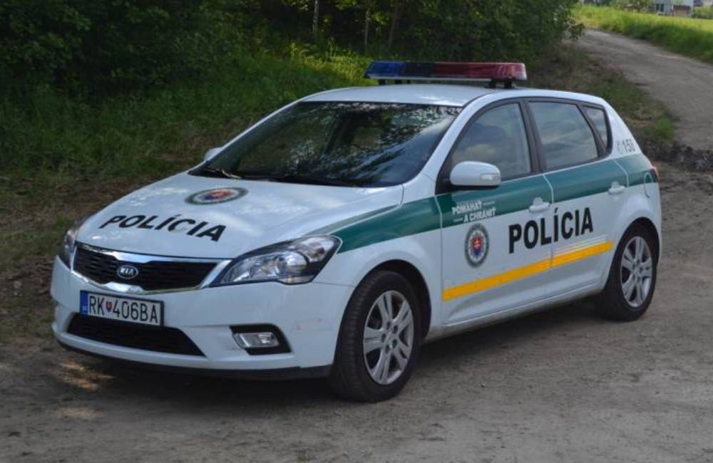 Osobné auto ukradnuté v polovici augusta na Orave našla polícia odstavené na poľnej ceste