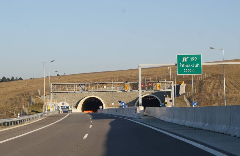 Foto: V priebehu najbližšieho mesiaca budú uzavreté viaceré diaľničné tunely v Žilinskom kraji. Dôvodom je jesenná údržba