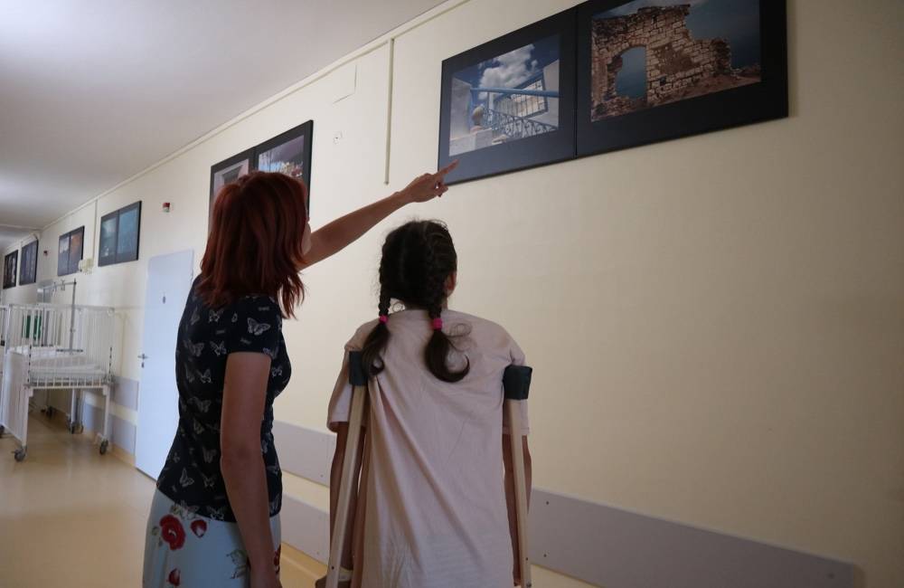 Foto: Priestory žilinskej nemocnice oživila výstava obrazov a fotografií troch významných umelcov