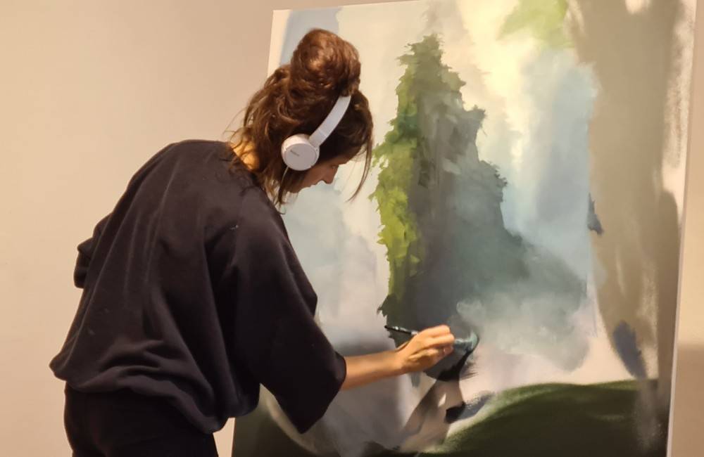 Foto: VIDEO: Prvenstvo z maliarskej súťaže Považskej galérie umenia si odniesla výtvarníčka Katarína Prídavková