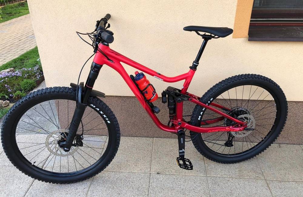 Ďalší bicykel ukradli na Kvačalovej ulici v Žiline z areálu zabezpečeného rampou