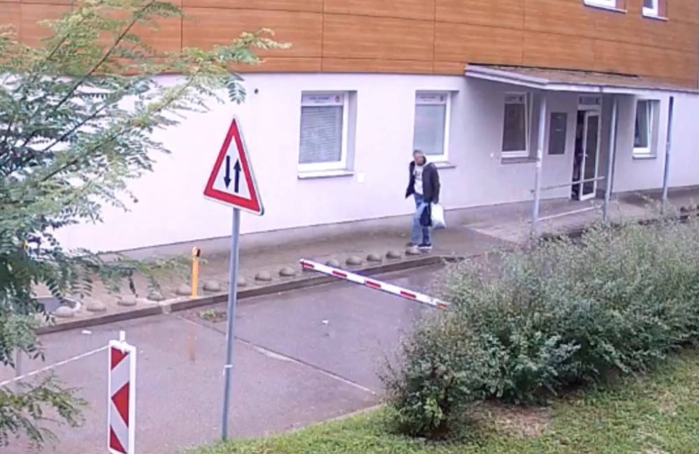 Foto: VIDEO: Neznámy páchateľ odcudzil v žilinskej nemocnici viacero vecí, polícia žiada verejnosť o pomoc