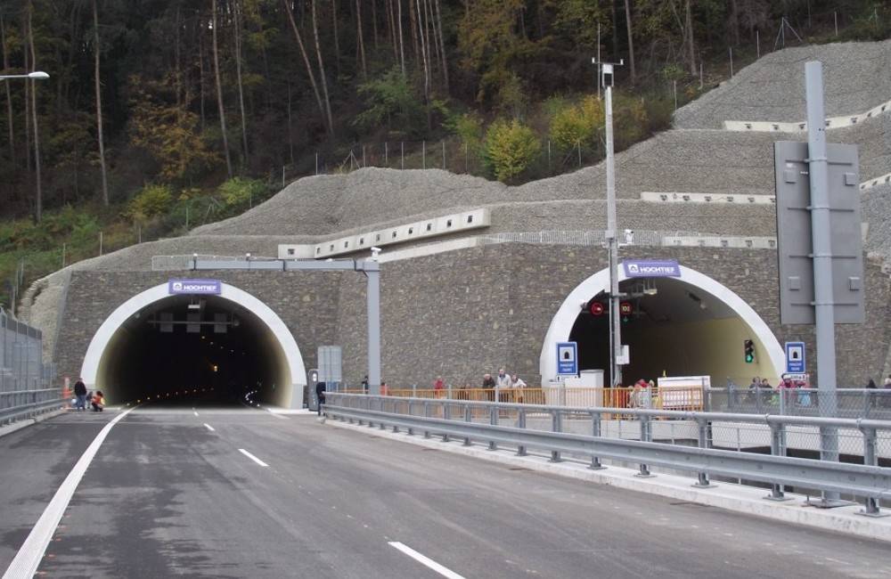 Pre diaľničný tunel D3 Považský Chlmec - Brodno z dôvodu zhustenej dopravy platí uzávierka