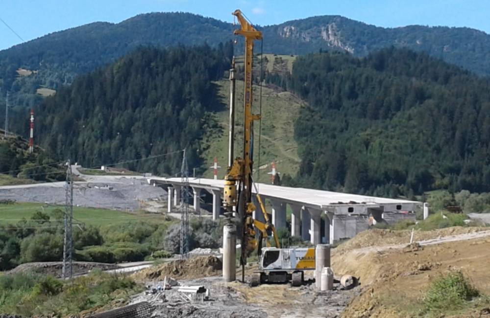 Foto: Občianski aktivisti majú výhrady k výstavbe diaľničného tunela Korbeľka, mohla by ohroziť zásoby vody