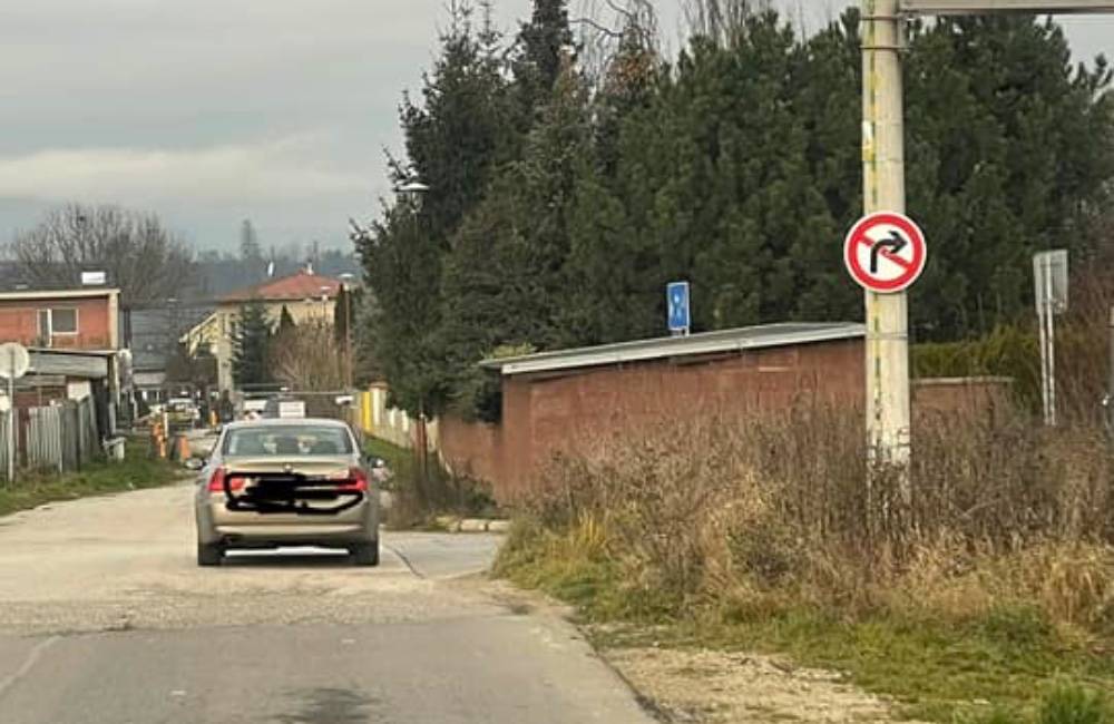 Na ceste z Bytčice do Rosiny pribudlo nové dopravné značenie, malo by vyriešiť problémy s blokovaním ciest