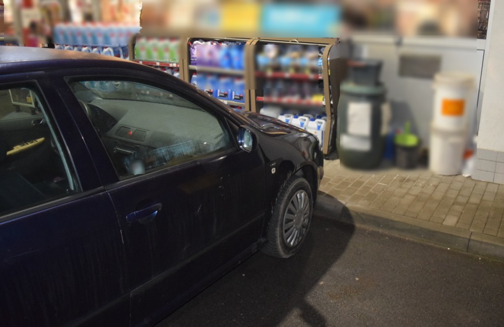 Opitý vodič nabúral do tovaru na čerpacej stanici v Žiline, nafúkal 2,5 promile