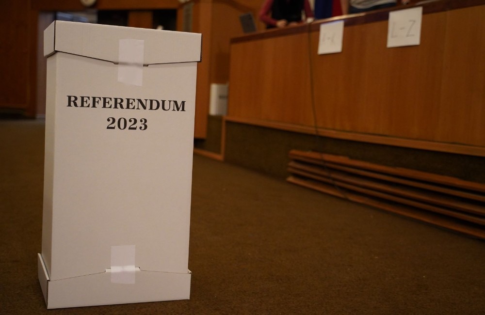 Foto: Referendum nie je platné, svoj hlas odovzdalo do volebných schránok necelých 28 percent voličov
