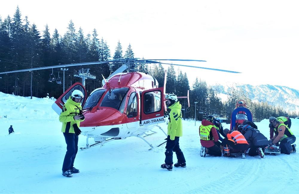 Foto: FOTO: Mladý lyžiar v Jasnej narazil na prekážku, utrpel zranenia vnútorných orgánov, hlavy aj hrudníka