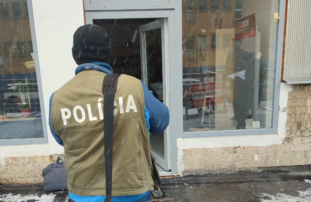 Foto: FOTO: Zlodeji vykradli v Žiline obchod s hodnotným kuchynským riadom, v blízkej dobe sa môže objaviť na trhu