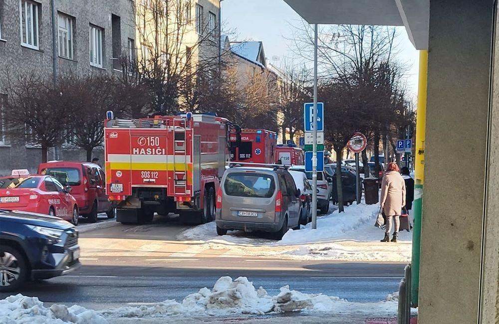 Foto: V širšom centre Žiliny zasahujú hasiči, na ulici Moyzesova vzniklo podozrenie na únik plynu