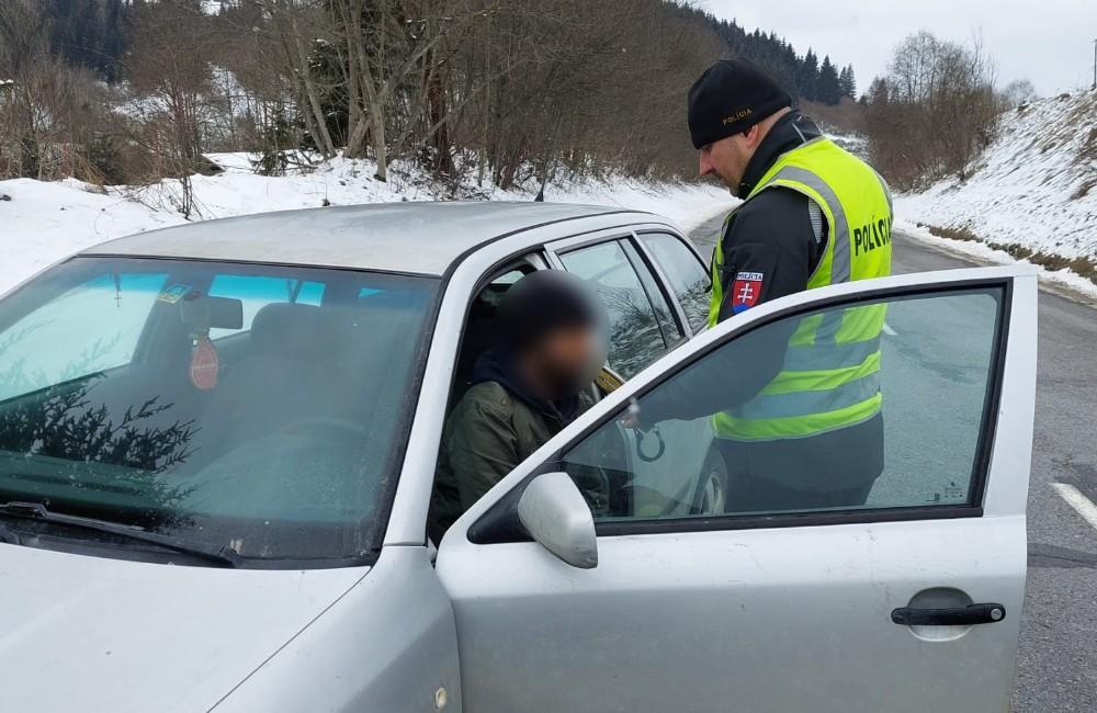 Prvého opitého vodiča v okrese Námestovo zastavila polícia už ráno, ďalšieho odhalili ešte pred poludním