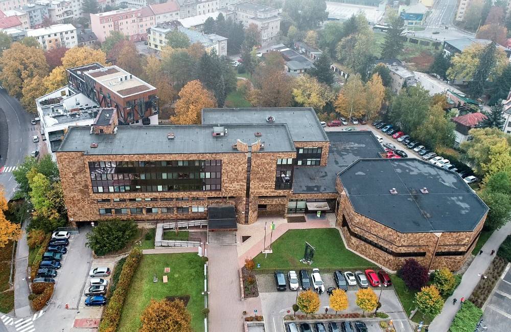 Mestský úrad v Žiline bude mať novú vegetačnú strechu za viac než 215-tisíc eur