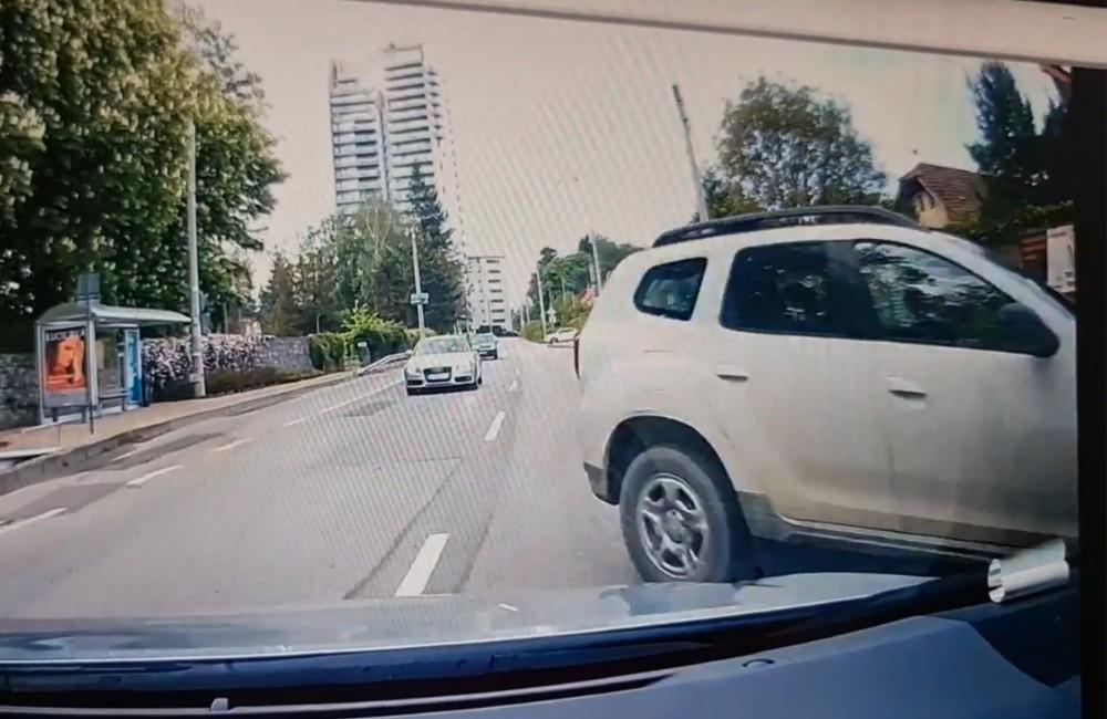 VIDEO: Nezodpovedný vodič ohrozil pri Bôrickom parku matku so synom