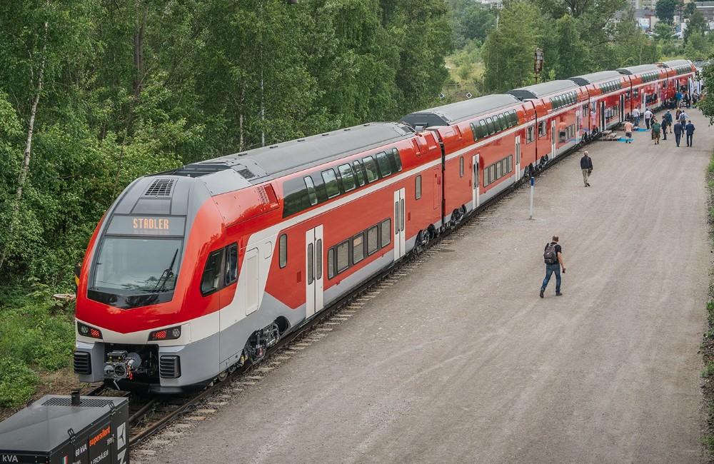 FOTO: Medzi Žilinou a Bratislavou bude premávať nový poschodový vlak za viac než 19 miliónov eur