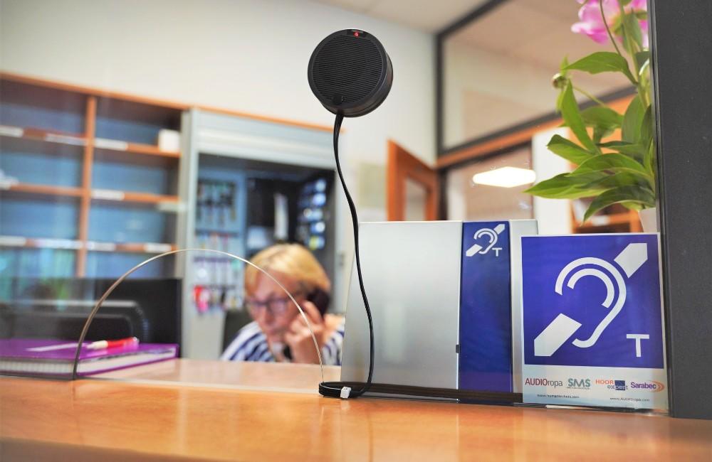 Anonymný darca venoval Žiline zariadenia pre nepočujúcich. Umiestnia ich na úrady a do mestských budov