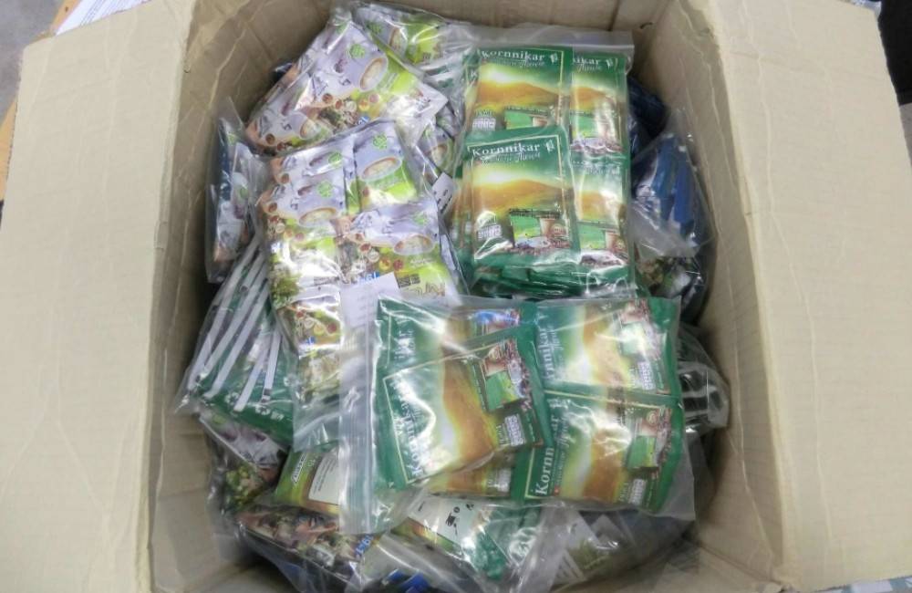Na žilinskú poštu dorazili z Thajska stovky balení kávy s nezvyčajným zložením. K príjemcovi sa nedostala