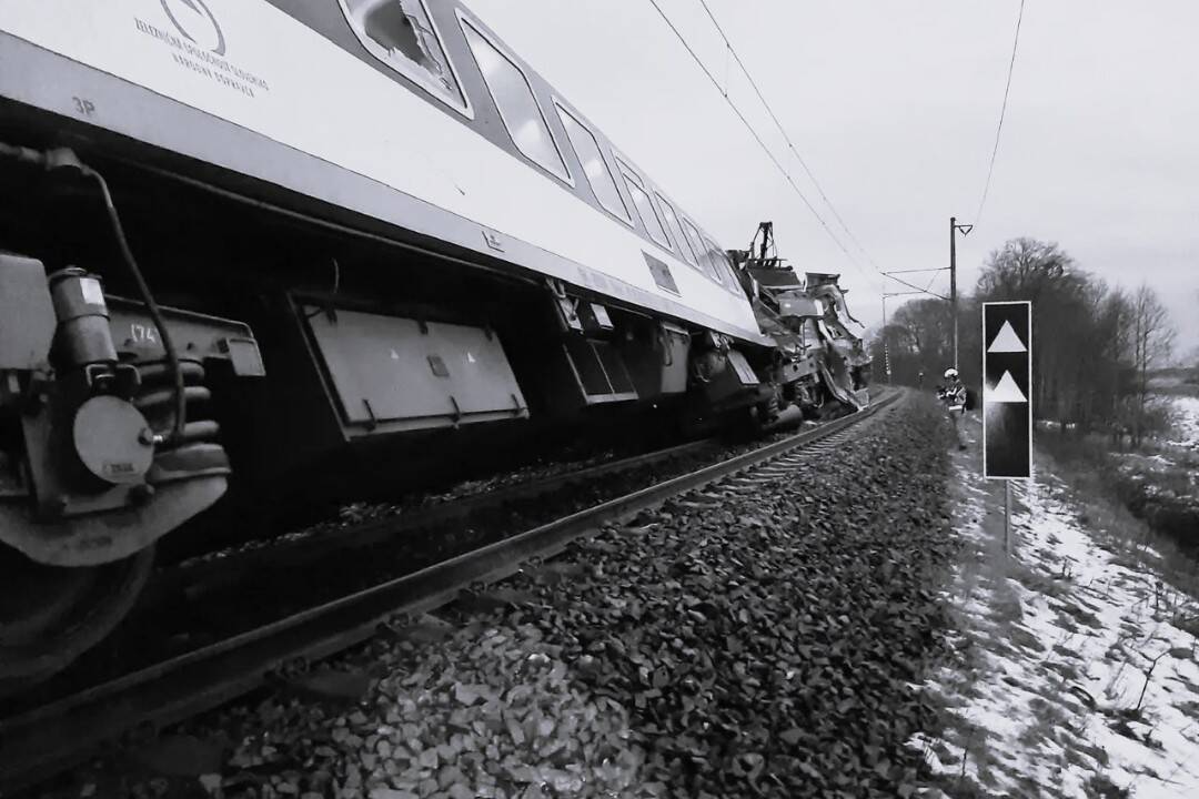 Na trati medzi Žilinou a Ostravou došlo k tragickej nehode. O život prišiel rušňovodič