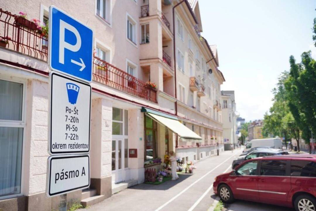 Žilinčania mestu vlani zaplatili 688-tisíc eur za parkovanie. Kde pribudnú parkoviská a platené zóny?