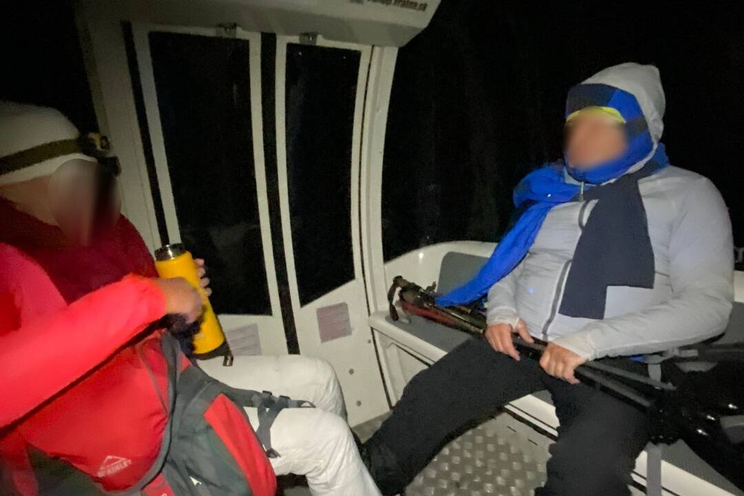 Tma a vietor ich zahnali do úzkych: Horskí záchranári pomáhali v Malej Fatre blúdiacej dvojici