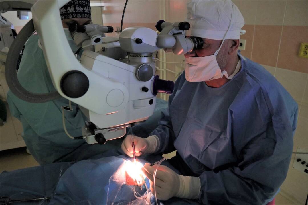 Žilinskí oční lekári operovali takmer 20-tisíc pacientov so sivým zákalom