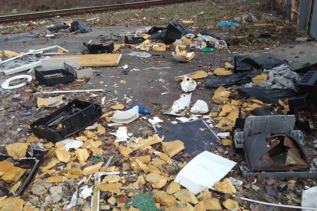 V Žiline sa našlo 17 nelegálnych skládok odpadu. Domáci vypúšťajú splašky a žumpy do potokov