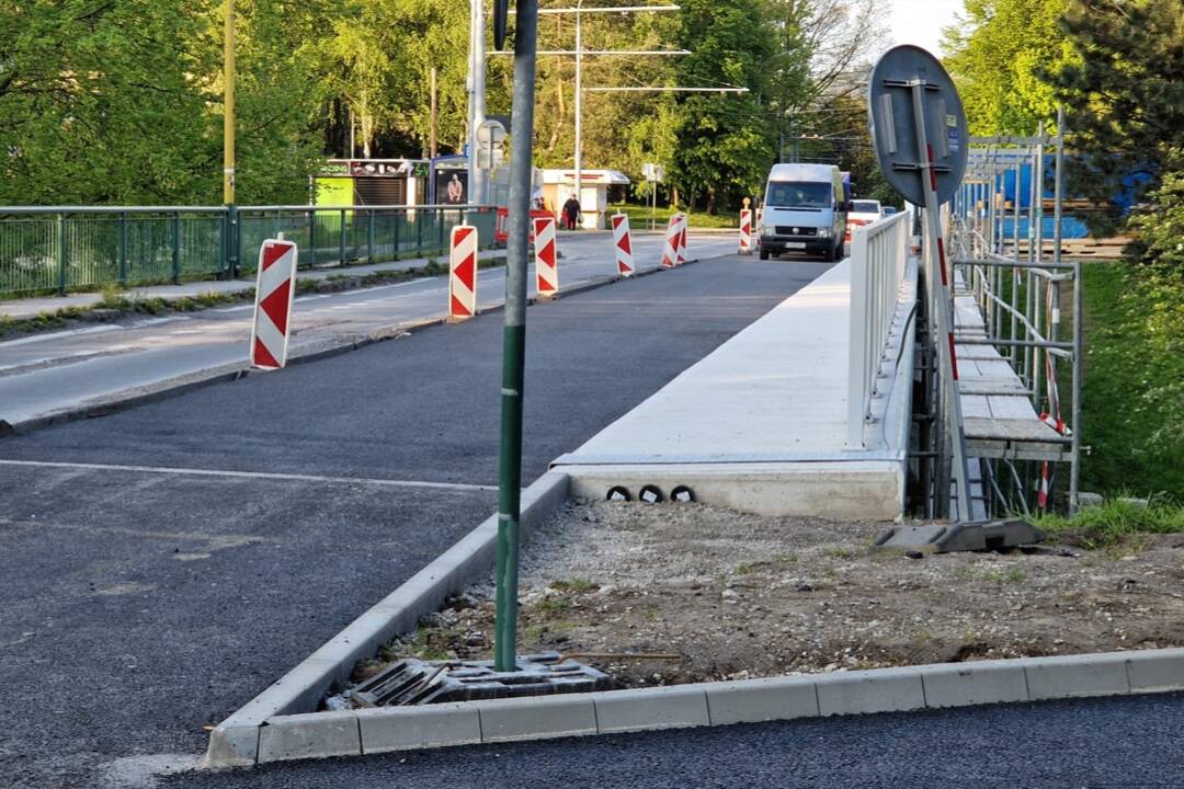 FOTO: Žilinčania, pozor! Na rekonštruovaných mostoch na Vlčincoch sa mení organizácia dopravy