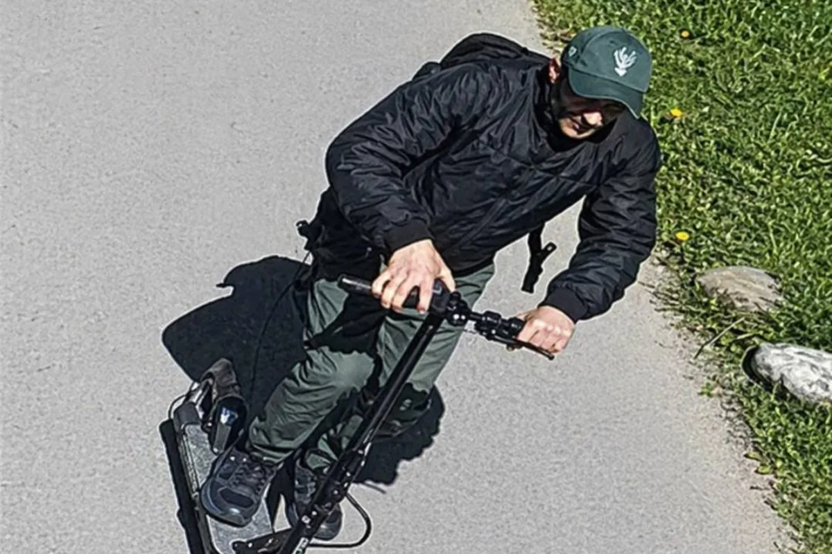 Číhal v kríkoch a v nečakanej chvíli zobral kolobežku. Krádež na Solinkách upozorňuje na širší problém