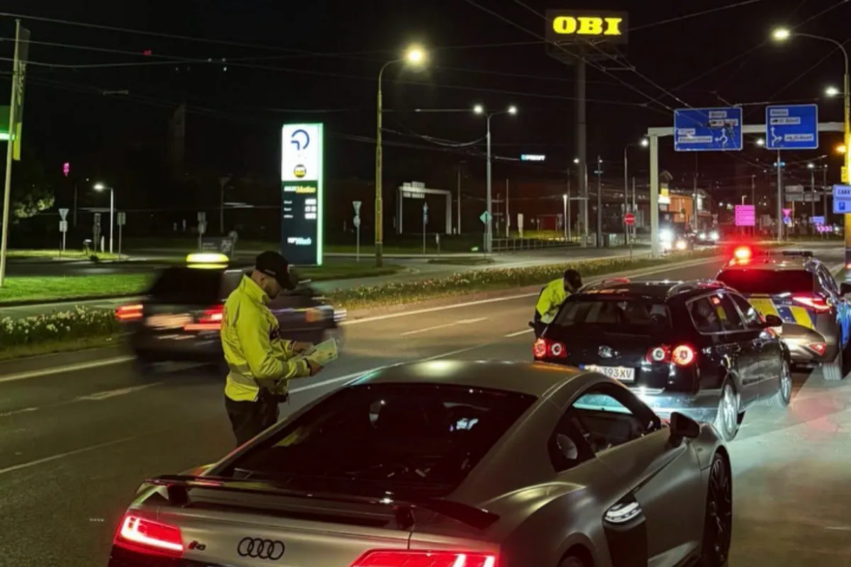 Žilinské cesty zaplnili policajti, uzavreli aj parkoviská. Počas kontroly dostali tip o ilegálnom tuningovom zraze