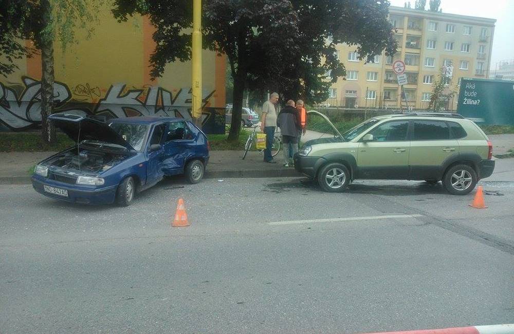 Foto: Dopravné obmedzenie - nehoda na ulici Komenského
