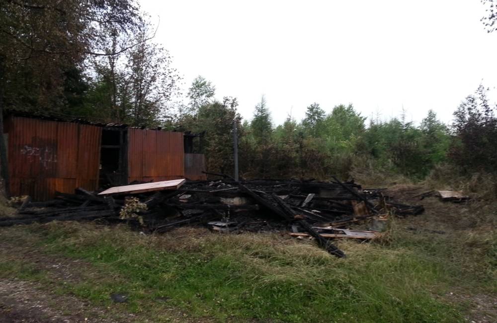 Foto: Holubiarska chata v Trnovom zhorela do tla
