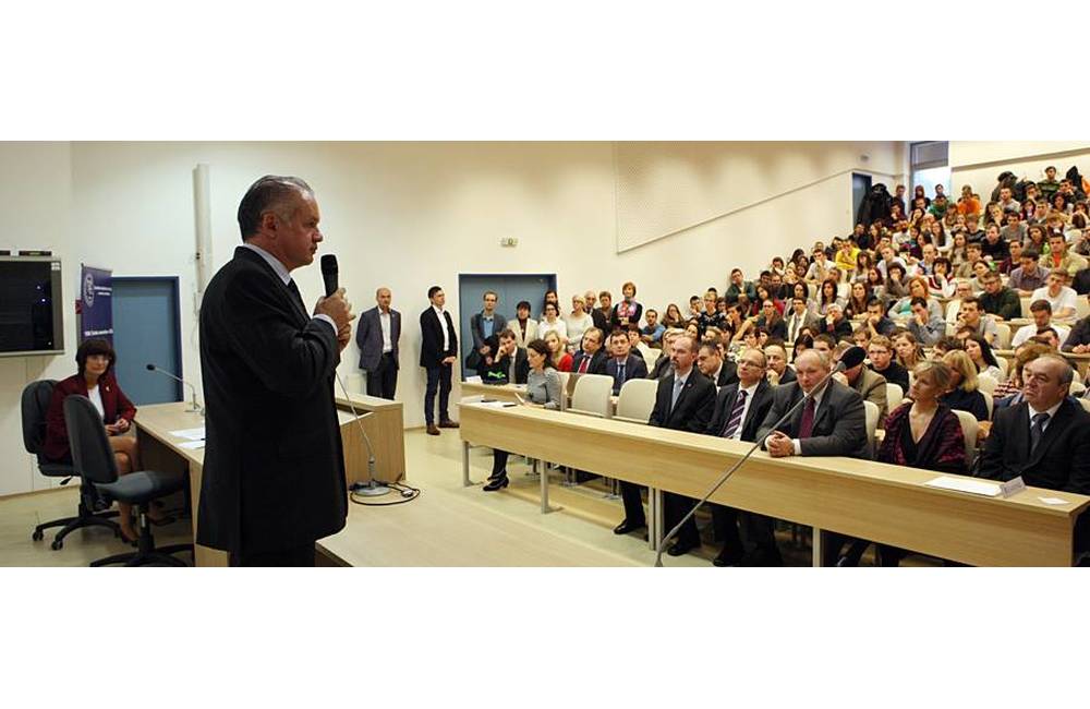Foto: Prezident Kiska chválil Žilinskú univerzitu počas návštevy
