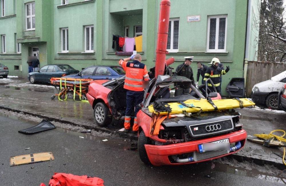 Foto: Pri dopravnej nehode v Ružomberku vyhasol život mladého vodiča