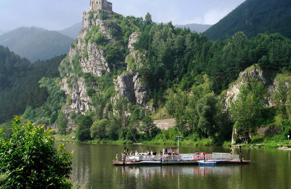 Foto: Úspešná letná sezóna v Žilinskom kraji, turistov najviac lákali hrady, či múzeá